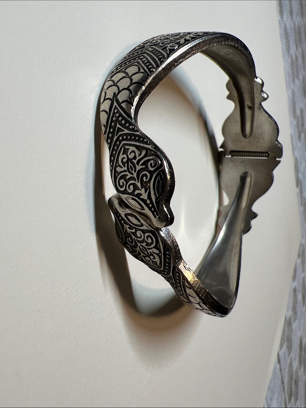 Vintage silver plated serpent clamper cuff bracelet ca. 1970